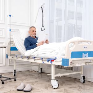 Медицинская кровать